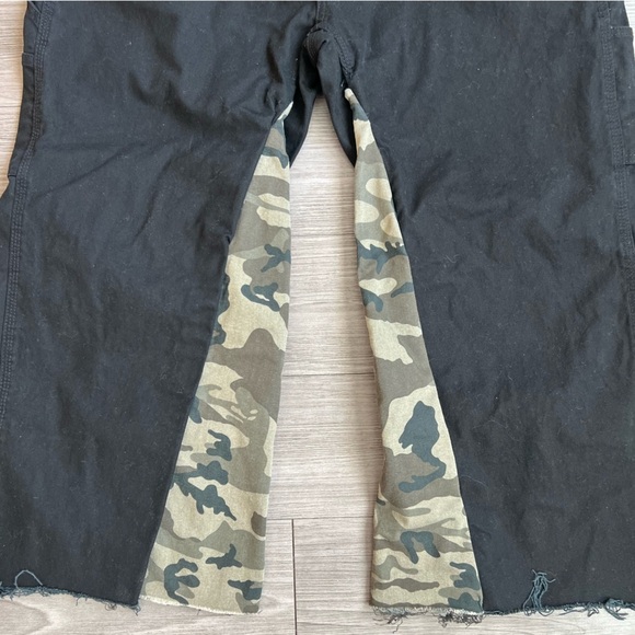 Upcycled Black & Camo Super Baggy Brahma Carpenter Jeans Raw Hem Size 40X25 - Picture 6 of 6